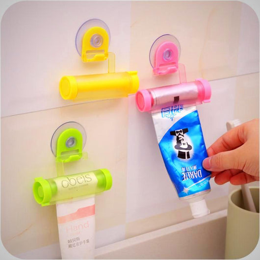 Toothpaste Squeezer - in action